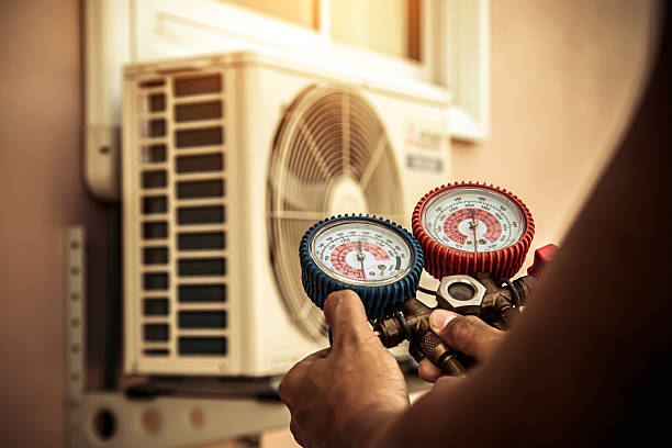 Professional Hvac technician working in Saratoga Springs, NY